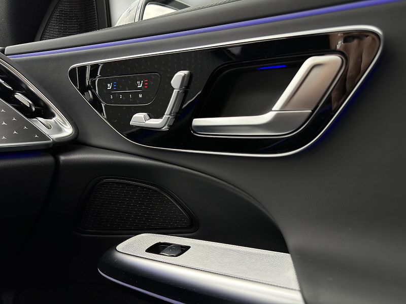 Mercedes-Benz Třídy E E 300 de 4M AMG - fotka 18 z 28