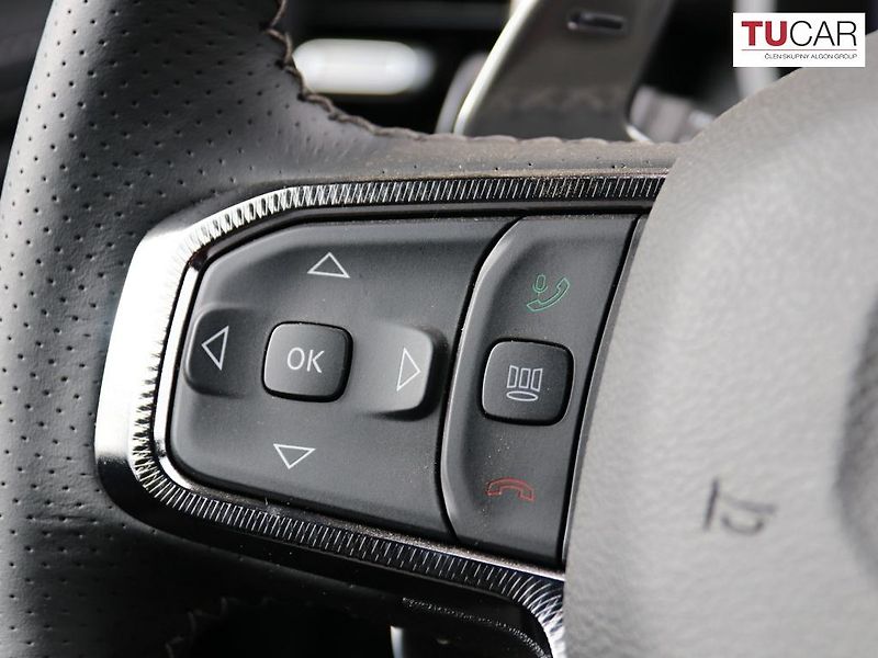 RAM 1500 (2024) Laramie 5.7 V8 HEMI E-Torque - fotka 14 z 38