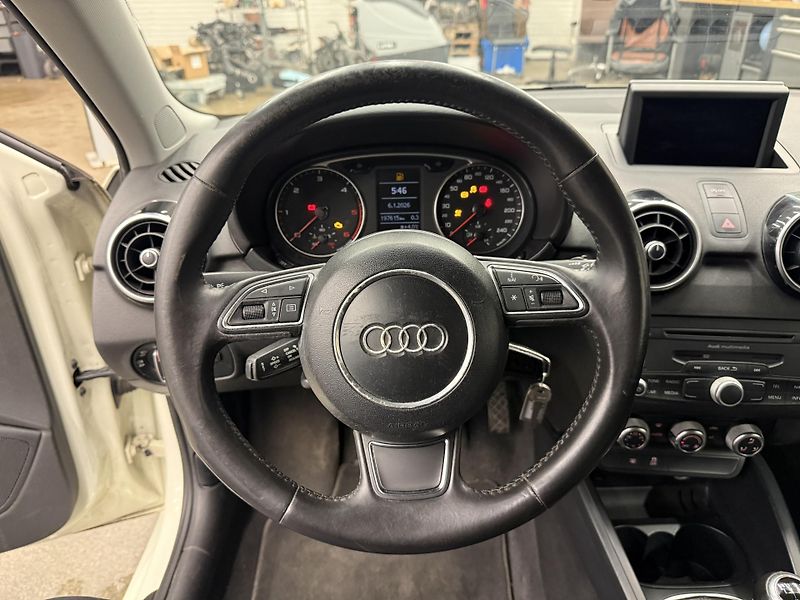 Audi A1 1.6 TDi 77 kW - fotka 8 z 15