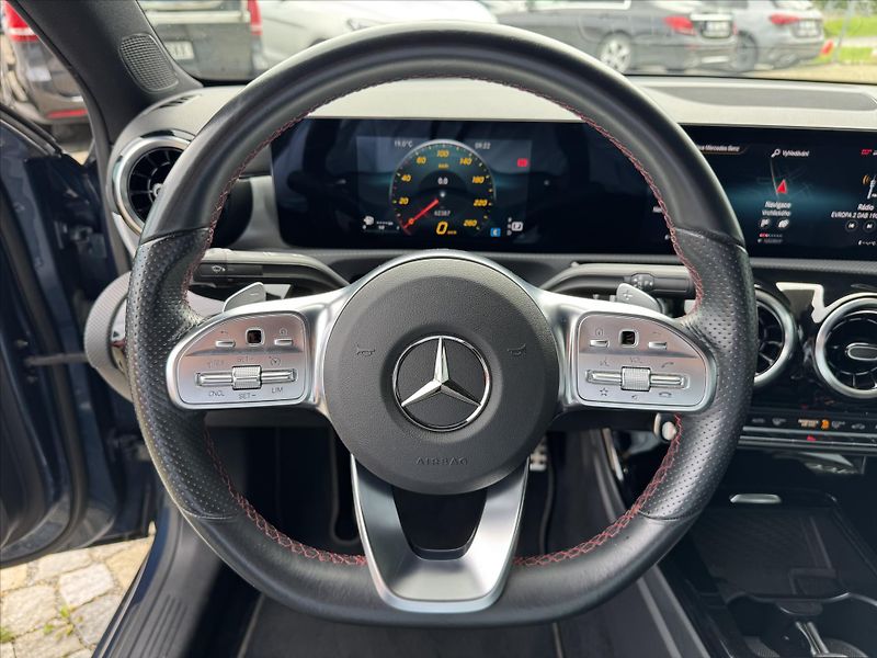 Mercedes-Benz Třídy A A 200 4MATIC L*AMG - fotka 6 z 22
