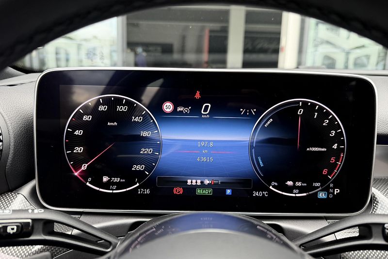 Mercedes-Benz Třídy C (2024) C 300 de 4Matic EQ - fotka 48 z 100