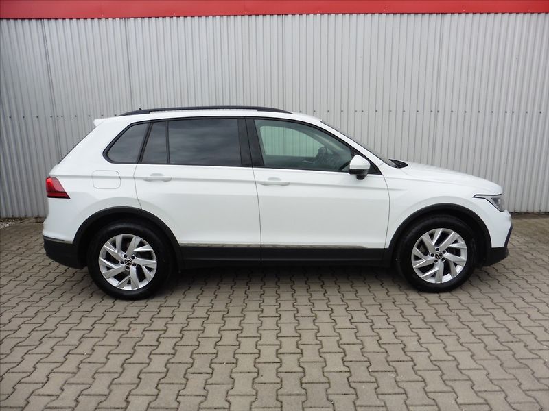 Volkswagen Tiguan 2,0 TDi Life DSG Navi - fotka 6 z 21