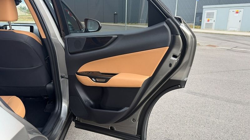 Lexus NX 350h 350H HEV PRESTIGE PLUS TECH - fotka 20 z 24