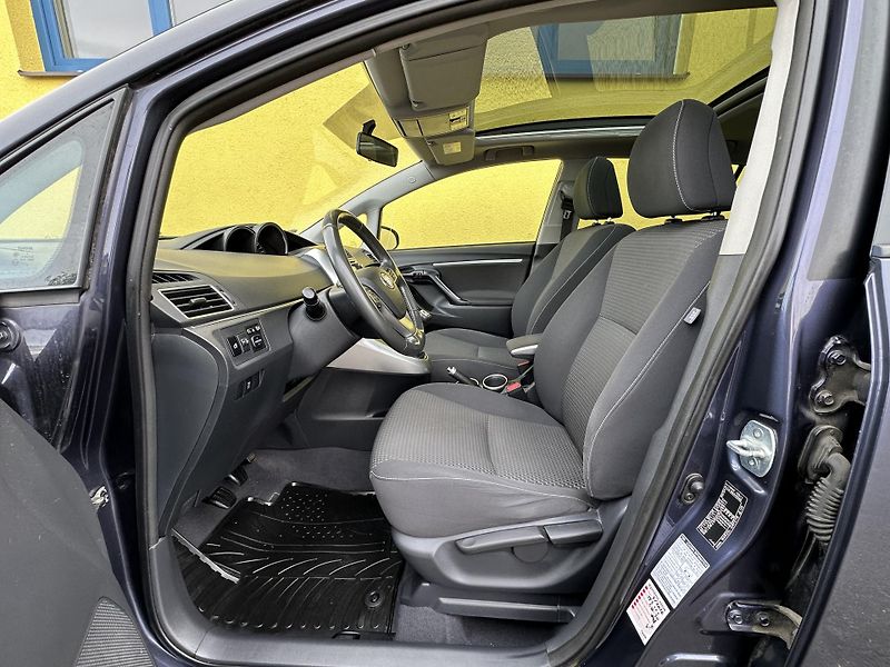 Toyota Verso (2015) 1.6D-4D/82kW * 1.Maj. TZ* PANO - fotka 9 z 35