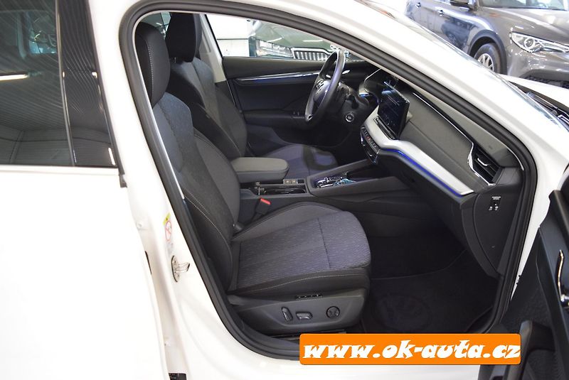 Škoda Octavia 2.0 TDI STYLE PLUS MATRIX DSG  - fotka 19 z 77