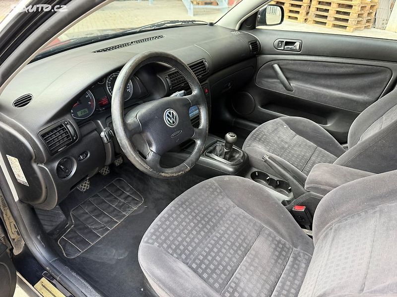 Volkswagen Passat (2001) 2.0i, 85kw Nová STK - fotka 14 z 20