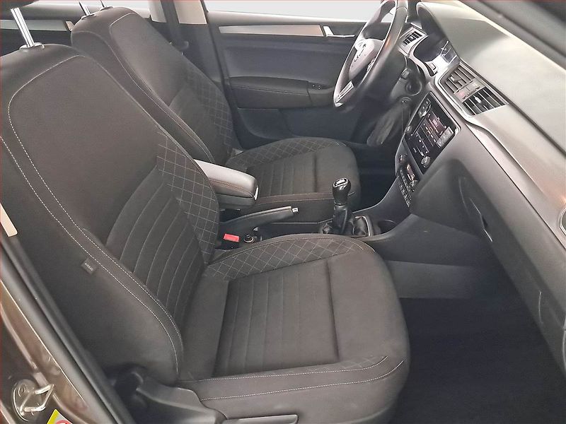 Škoda Rapid (2019) 1.0 TSI, Tempomat - fotka 9 z 17
