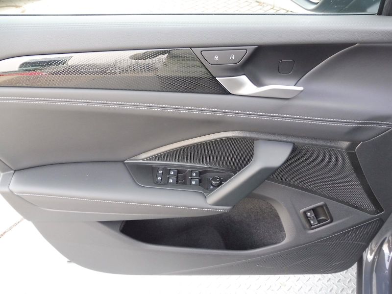 Volkswagen Tayron (2026) People 1,5 TSI 150kW eHybrid - fotka 18 z 29