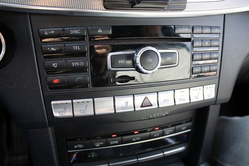Mercedes-Benz Třídy E AMG paket, 100% stav. - fotka 23 z 45