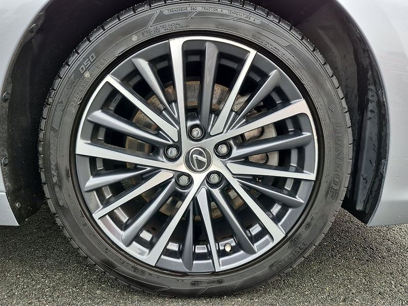 Lexus ES 300 LIMITED EDITION  300H - fotka 29 z 30
