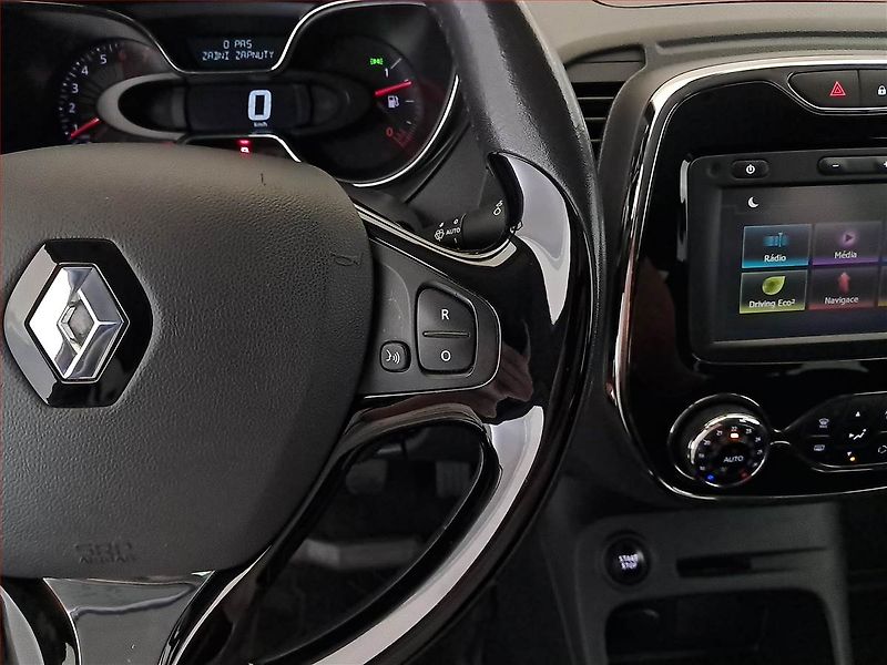 Renault Captur (2017) Limited 1.2 TCe, ČR,1.maj - fotka 17 z 19