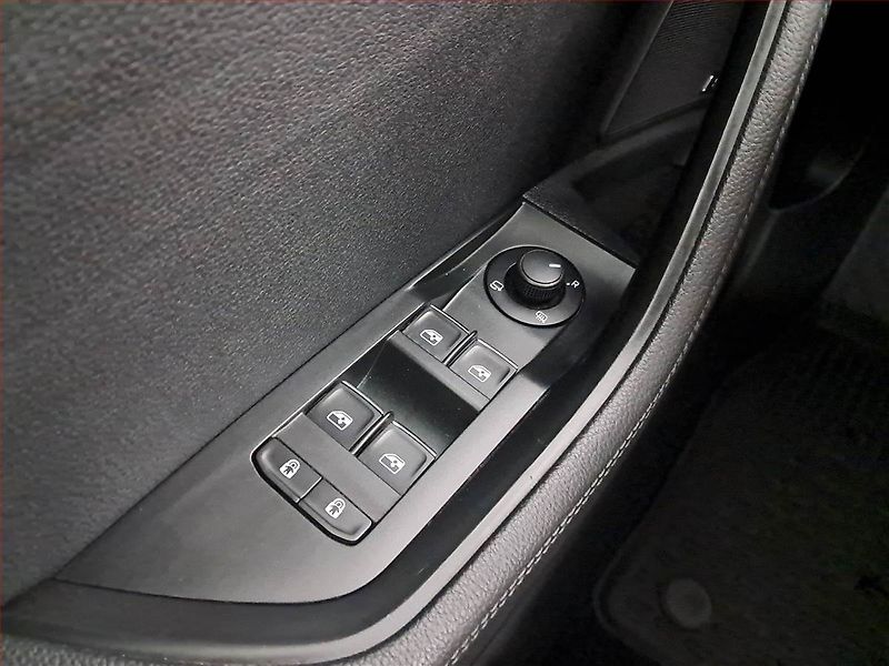 Škoda Superb (2020) Laurin&Klement 2.0 TDI - fotka 20 z 20