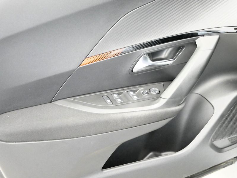 Peugeot 2008 - fotka 12 z 24