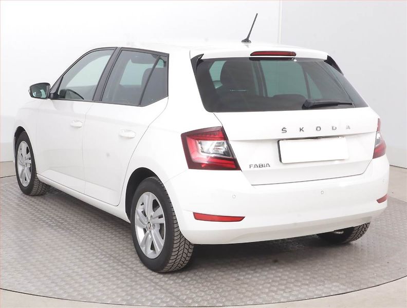 Škoda Fabia (2021) Style 1.0 TSI, ČR,1.maj - fotka 4 z 15