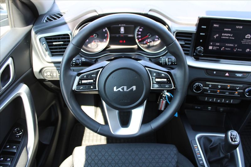 Kia Ceed 1,5 T-GDI  ČR,1MAJ,SPIN,ZÁRUKA - fotka 10 z 30