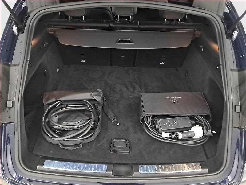 Mercedes-Benz EQC (2022) 400 4MATIC, SoH 96% - fotka 14 z 20