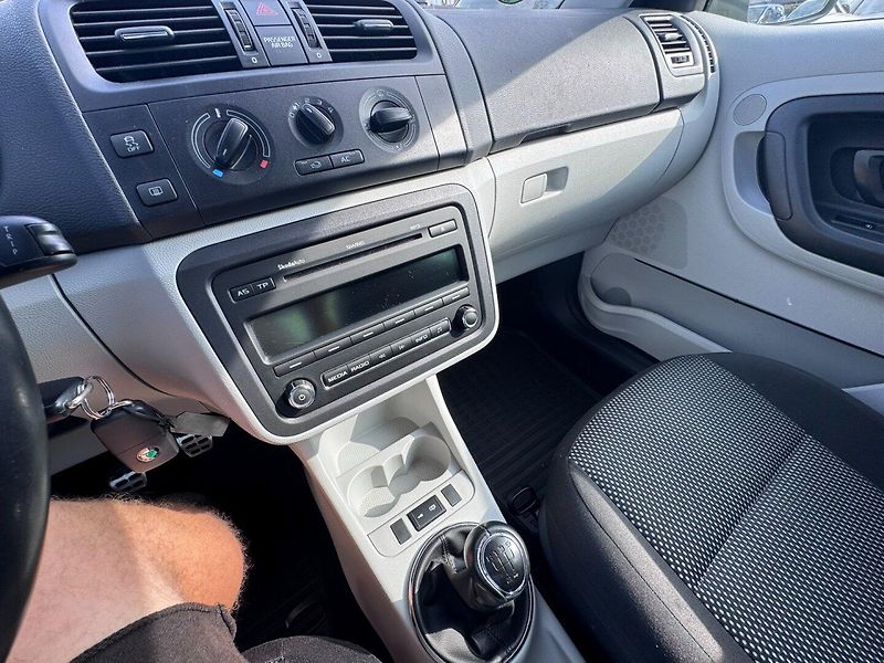 Škoda Fabia (2012) SCOUT 1,2 TSI 63 KW 2. MAJ - fotka 28 z 50