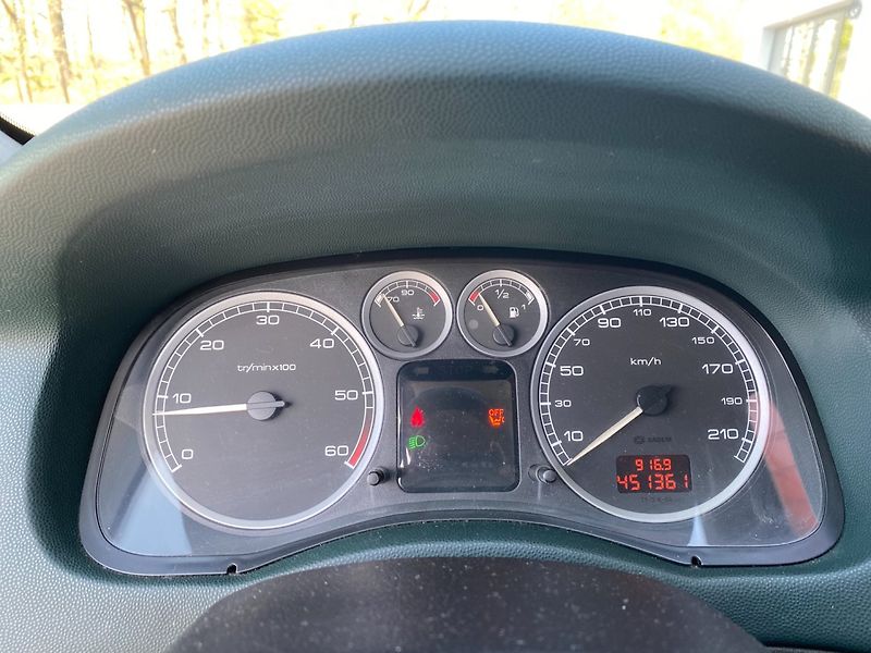 Peugeot 307 (2001) 2.0HDi Koupeno CZ - fotka 19 z 34