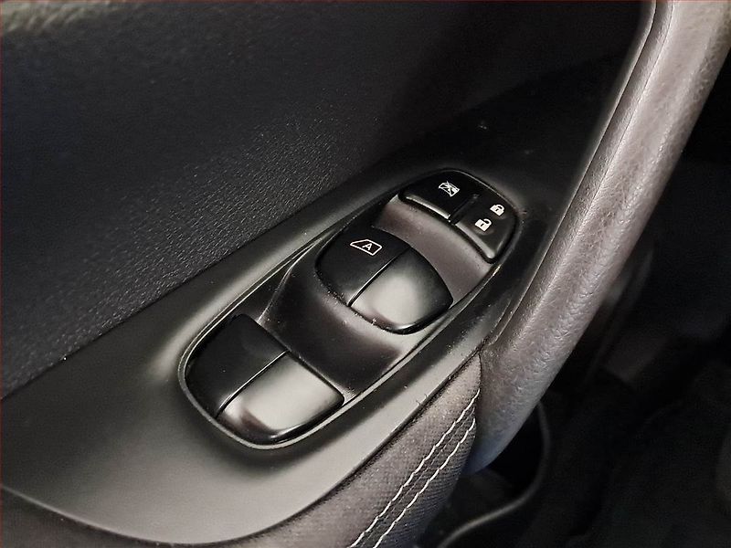 Nissan Qashqai (2016) 1.2 DIG-T, Serv.kniha, Navi - fotka 16 z 17
