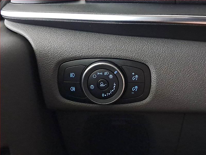 Ford Tourneo Custom (2022) Titanium 2.0 EcoBlue mHEV, ČR - fotka 21 z 21
