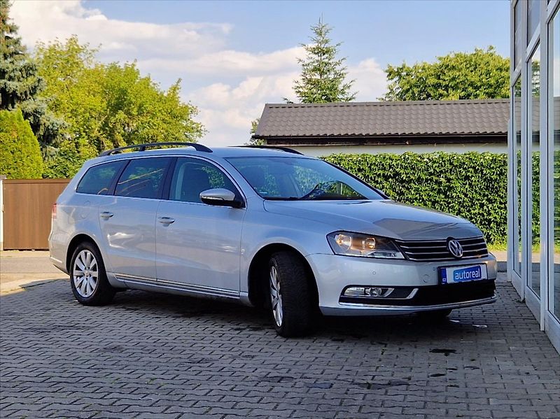 Volkswagen Passat 1,4 TSI DSG NOSIČ TAŽNÉ VÝHŘEV - fotka 7 z 35