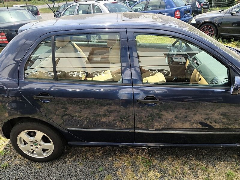 Škoda Fabia 1.4 16V  Elegance - fotka 6 z 28