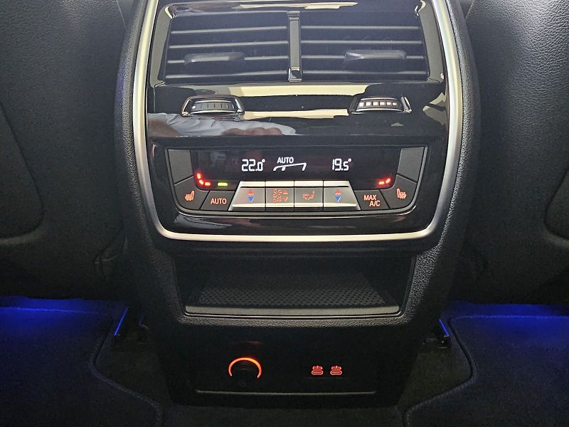BMW X7 xDrive40d - fotka 18 z 36