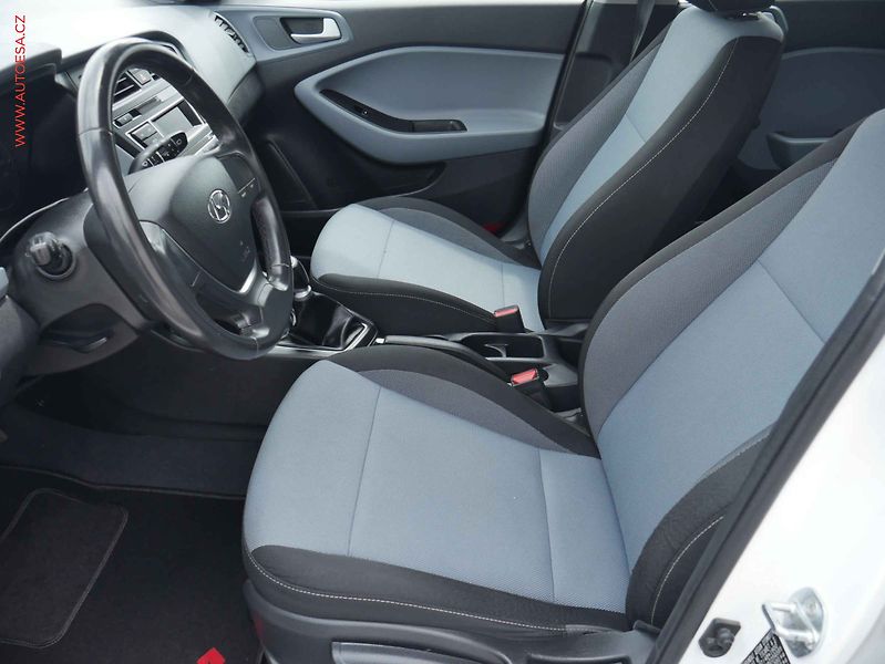 Hyundai i20 (2017) 1.3i, ČR, AC - fotka 9 z 16