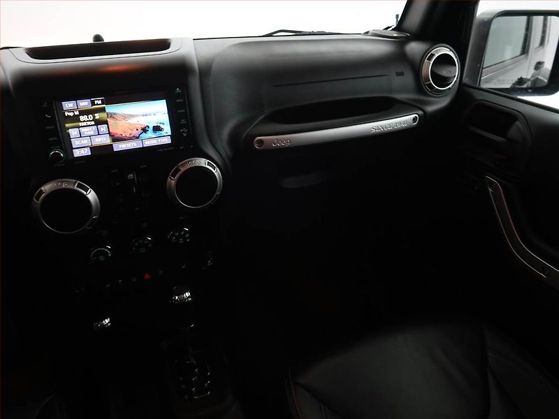 Jeep Wrangler (2018) 3.6 V6 - fotka 8 z 20