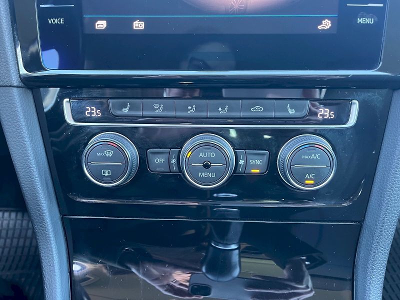Volkswagen Golf (2020) VARIANT CL 1,0 TSI BMT OPF 6G - fotka 21 z 32