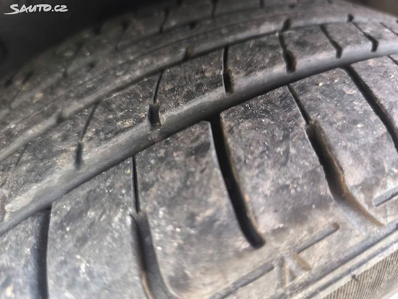 Mazda 2 1,3i,KRÁSNÁ,SERVISKA,70KM,1MAJ - fotka 16 z 22