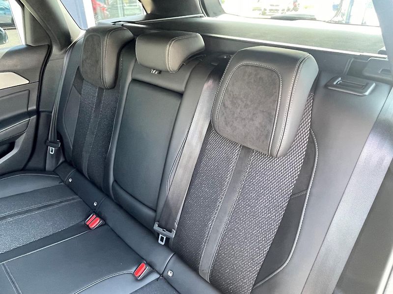 Peugeot 308 (2024) GT 1,2 PureTech 130k EAT8 - fotka 6 z 7