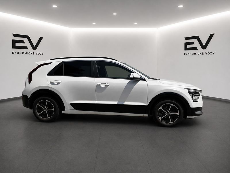 Kia Niro (2023) 1.6 GDI,HEV,ČR,ZÁRUKA 2030 - fotka 2 z 32
