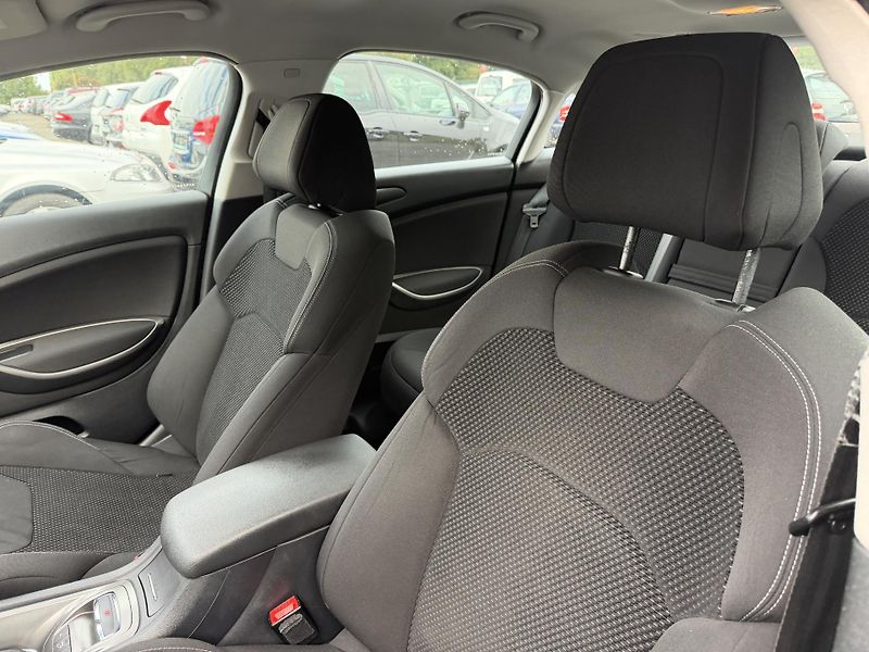 Citroën C5 2.0 HDI - fotka 14 z 22