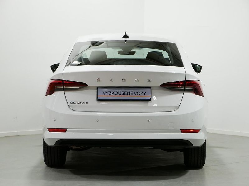 Škoda Octavia - fotka 7 z 25