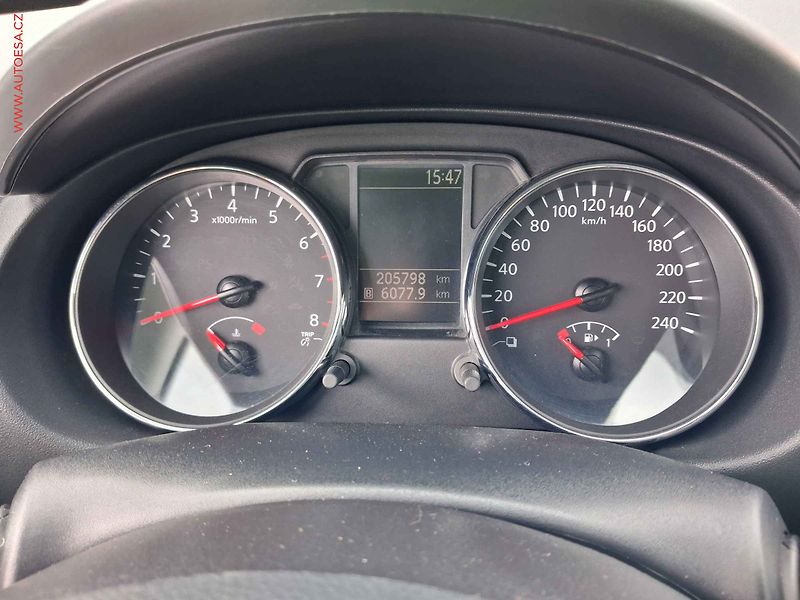 Nissan Qashqai (2012) 2.0 16V, AT, tempo, panor - fotka 16 z 16
