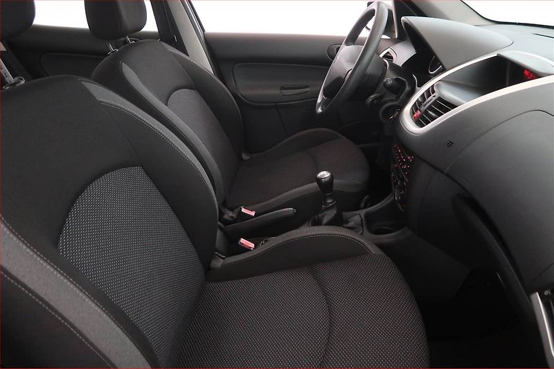 Peugeot 206 (2010) 1.4, ČR,1.maj, po STK - fotka 9 z 15