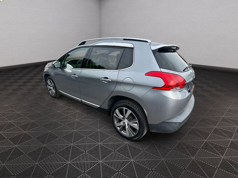 Peugeot 2008 (2016) 1.2T 81kw Allure - fotka 5 z 23