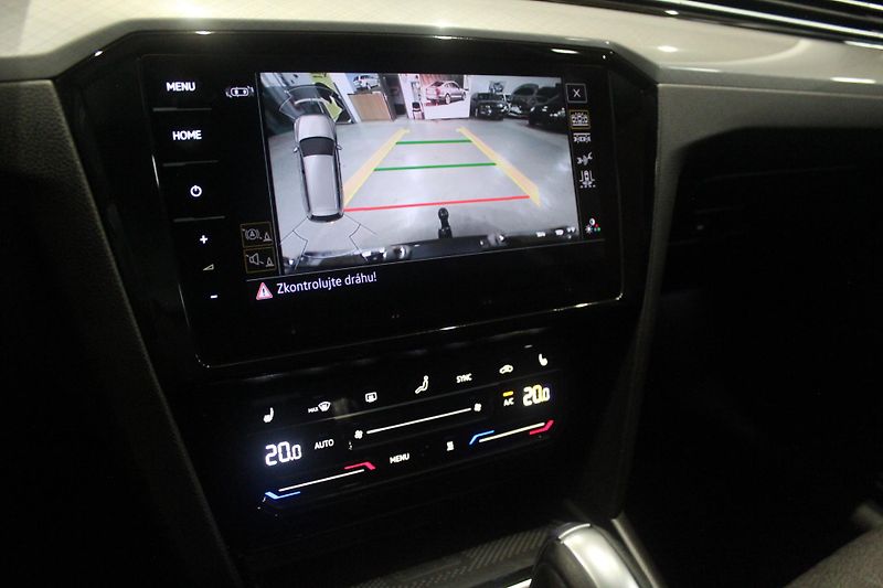 Volkswagen Passat (2023) 110kW, Tažné, Nezávislé topení - fotka 25 z 26