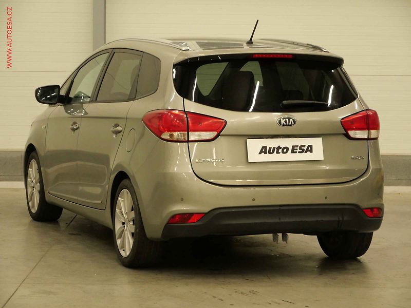 Kia Carens (2015) 1.7CRDI, ČR, AC, výhřev sed. - fotka 6 z 21