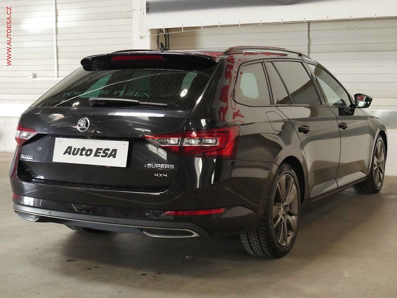 Škoda Superb (2018) 2.0 TDI 4x4, ČR, DSG, navi - fotka 6 z 23