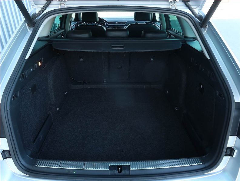Škoda Superb (2016) 2.0 TDI 4x4, 4X4, Automat, ČR - fotka 14 z 27