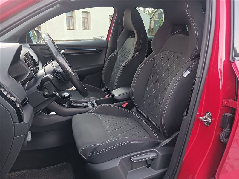 Škoda Karoq 2,0 TSI140kW DSG 4x4 SPORTLINE - fotka 10 z 39