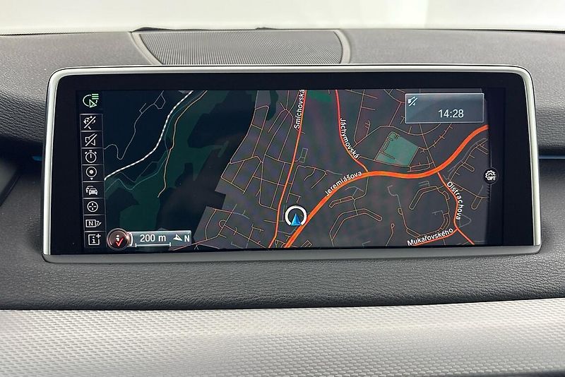 BMW X5 xDrive40d - fotka 19 z 25