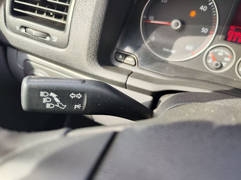 Volkswagen Golf 1.9 TDI/77kW DSG - fotka 20 z 24
