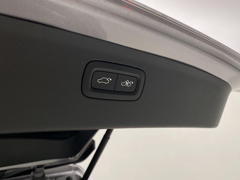 Volvo XC90 (2026) T8 AWD Plug-in BRIGHT ULTRA - fotka 23 z 76