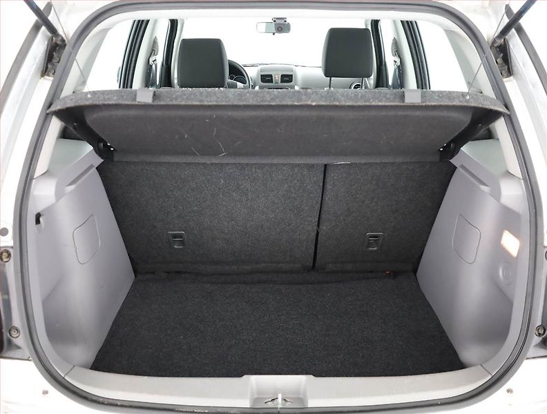 Suzuki SX4 (2015) 1.6 VVT, 4X4, ČR,1.maj - fotka 15 z 15