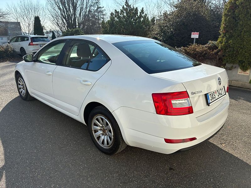 Škoda Octavia 1.6 TDi 77 kW AMBITION - fotka 6 z 17