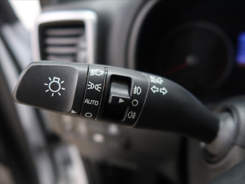 Kia Sportage 1,6 CRDI AUTOMAT Exclusive CZ - fotka 21 z 41