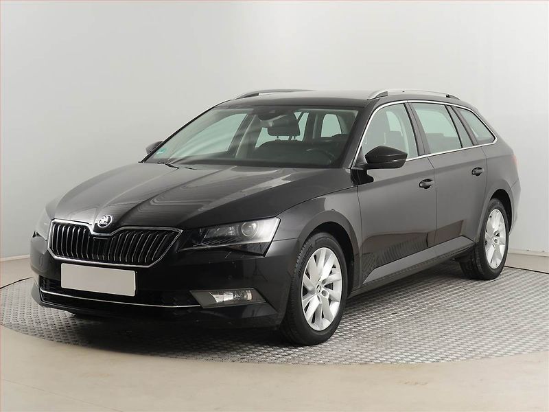 Škoda Superb (2017) Style 2.0 TDI, Automat - fotka 2 z 20